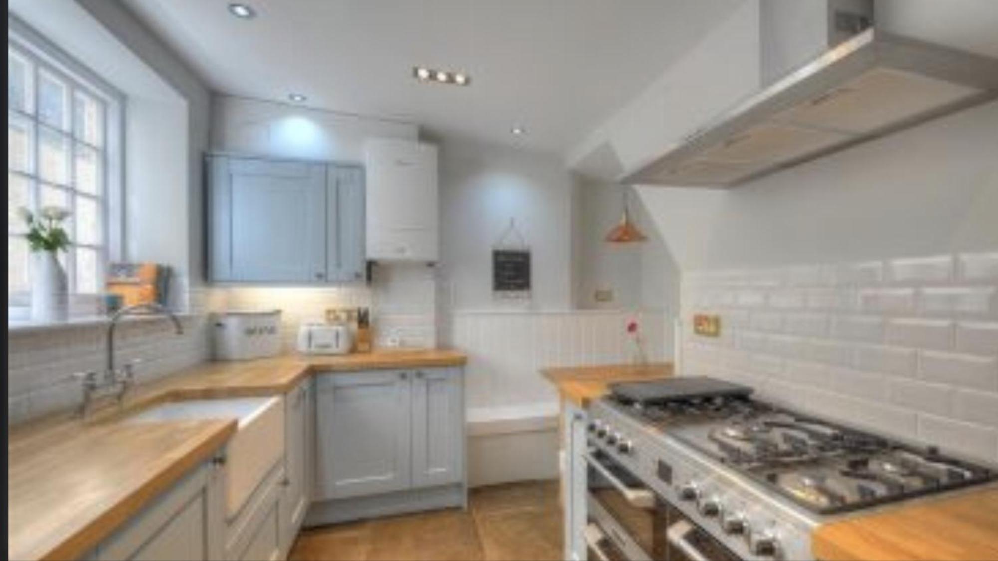 Little Monmouth 4 Bedroom Cottage, Old Town Lyme Regis, Dog Friendly And Parking Exterior foto